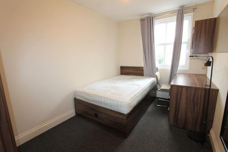 6 bedroom flat to rent - Photo 5