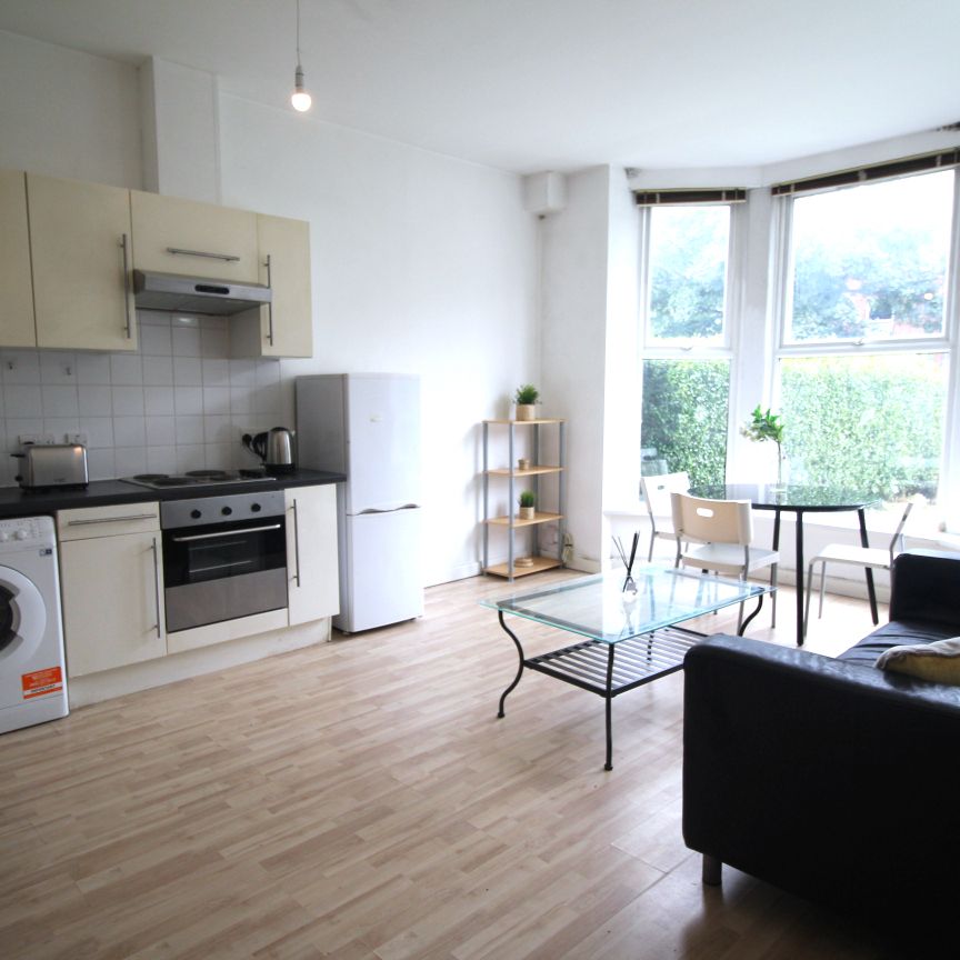Flat 1A, 31 Kelso Road, LS2 9PR, Leeds - Photo 1