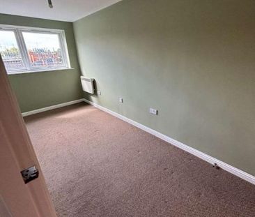 Lowbridge Court, Garston, Liverpool, L19 - Photo 1