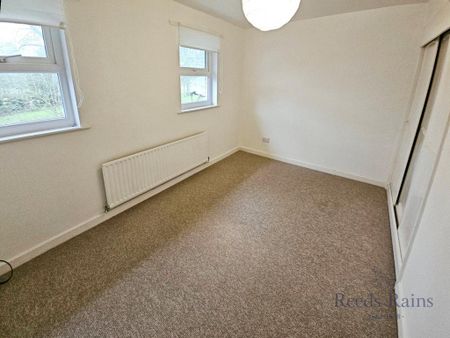 3 bedroom semi-detached house to rent - Photo 5