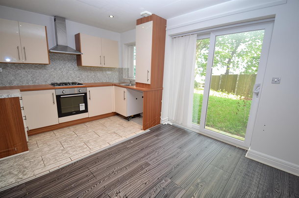 Oakwood Park, Prenton, CH43 - Photo 1