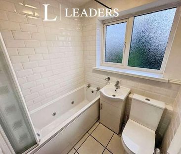 Winchester Avenue, Great Sankey, Warrington, Cheshire, WA5 - Photo 5