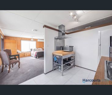 9a Highclere Avenue, Mount Waverley, Vic 3149 - Photo 6