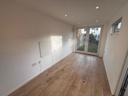 2 bedroom House To Let Total Size: 786 SQ FT - Photo 5