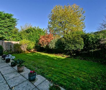 4 bedroom detached house to rent - Photo 4