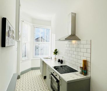 15 Princess Royal Terrace, YO11 2RP, Scarborough - Photo 1