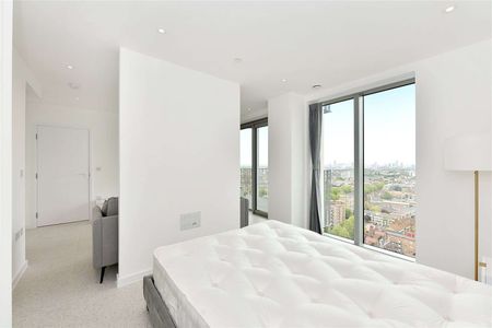 A bright, beautifully appointed Manhattan studio, extending to some 431 sq ft, situated on the 18th floor located within the Silk District. - Photo 4