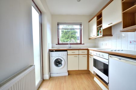 2 Bedroom House - Terraced to rent - Photo 3