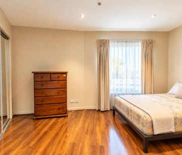 Fully Furnished One-Bedroom Apartment in the Heart of Bundoora - Photo 6