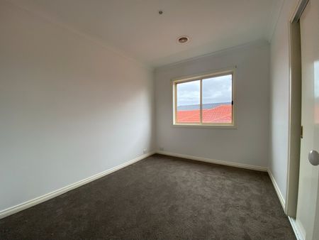 114 Gowanbrae Drive, Gowanbrae VIC 3043 - Photo 5