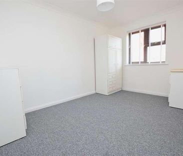 Aylewyn Green, Kemsley, Sittingbourne, ME10 - Photo 4