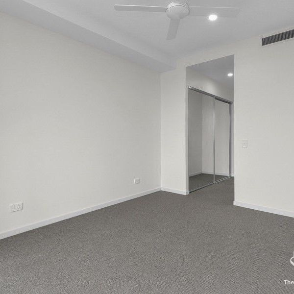 Great Apartment with Lifestyle on Level 2 - Photo 1