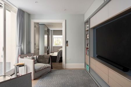 An impressive four bedroom apartment with an outside terrace. - Photo 4