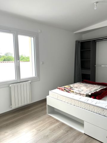 Location Appartement 4 pièces 95m² VIVONNE 86370 - Photo 3