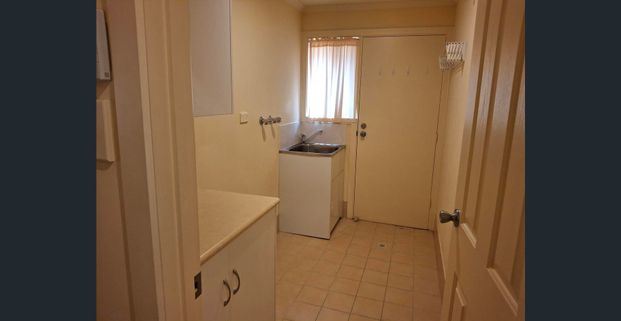 Low-Maintenance Living in Prime Evanston Park Location - Please Apply on real estate.com - Photo 1