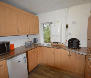 2 bedroom apartment to rent - Photo 6