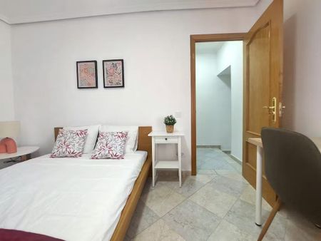 Calle Sanz Raso, Madrid, Community of Madrid 28038 - Photo 5