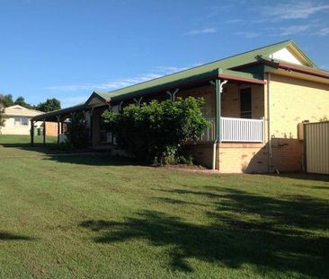 WELL MAINTAINED & PRESENTED COLONIAL DESIGNED HOME WITH CHARM & CHA... - Photo 6