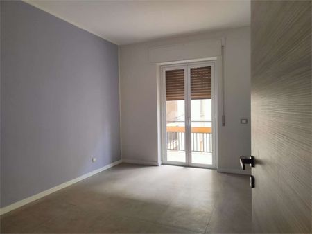 Catania, via ingegnere, semiarredato, 120 mq - Photo 3