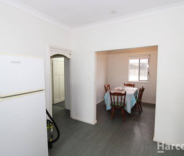 Charming 3-Bedroom Home in Prime Millbank Location - Photo 6