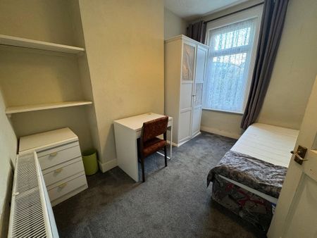 3 bedroom terraced house to rent - Photo 5