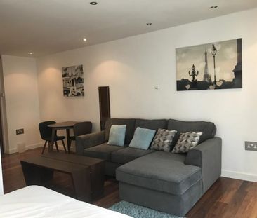 Studio to rent - Photo 1