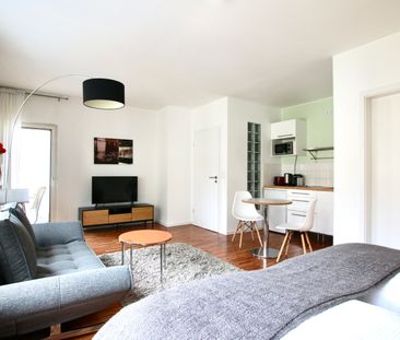 Zentral und Hell - Photo 1