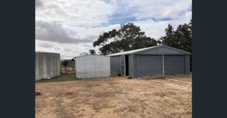 Location Location! - Photo 5