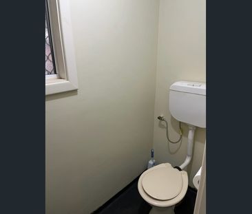 Spacious Family Home in Whyalla - Photo 4