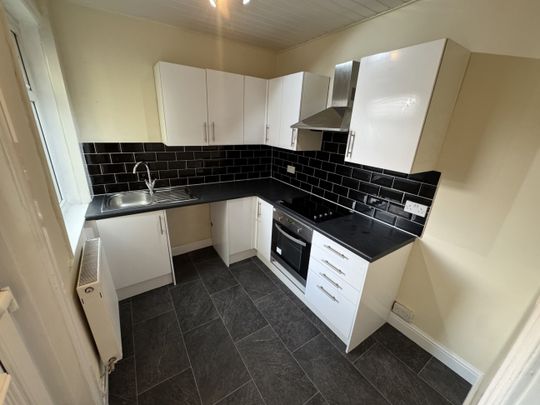 Crown Lane, Horwich, Bolton - Photo 1