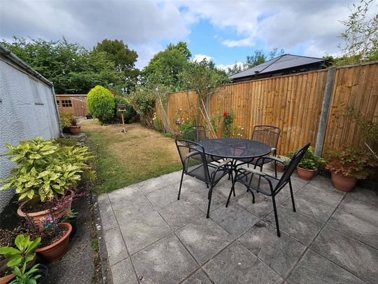 1 bedroom in a house share to rent - Photo 1