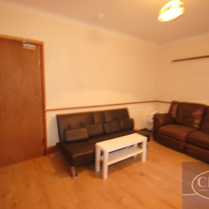 5 bedroom detached house to rent - Photo 1