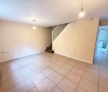 Dunbridge Lane, Awbridge, Romsey, Hampshire, SO51 - Photo 4