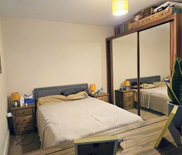 2 bedroom flat to rent - Photo 4