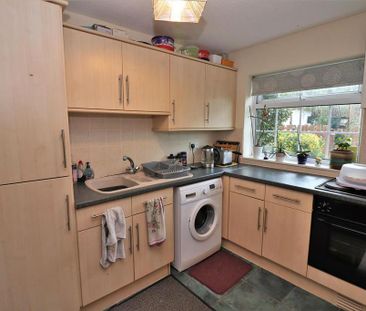 2 bedroom terraced house to rent - Photo 5