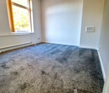 2 bedroom end of terrace house to rent - Photo 5