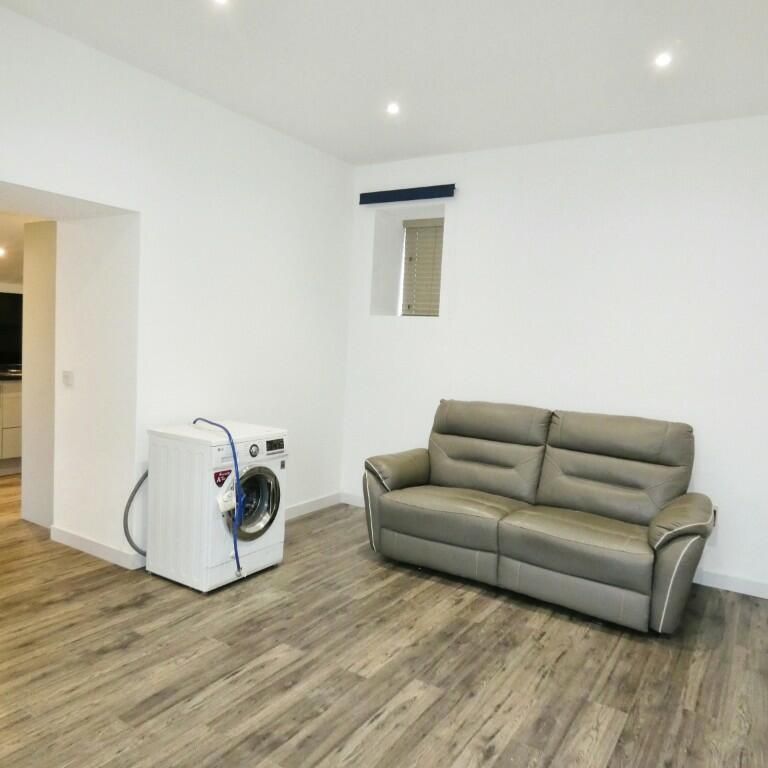 1 bedroom semi-detached bungalow to rent - Photo 1