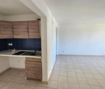 Location Appartement 3 pièces 58m² TOULON 83100 - Photo 3