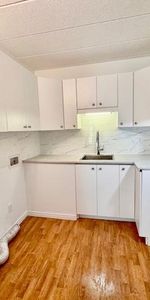 SUPERBE 4 1/2 RDC - rénové avec goût! Gym + piscines, 15 mars ou avril - Photo 3