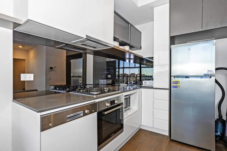 Low-maintenance living with a St Kilda vibe - FULLY FURNISHED - Photo 3