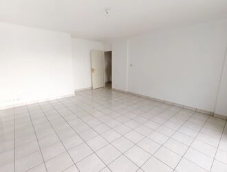 Location Appartement 4 pièces 89 m2 à Chartres - Photo 2
