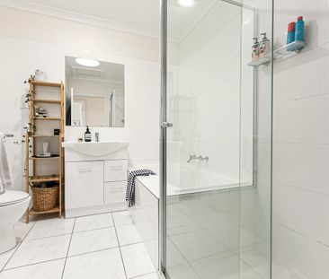 Single Level Living with Spacious Style - Photo 6