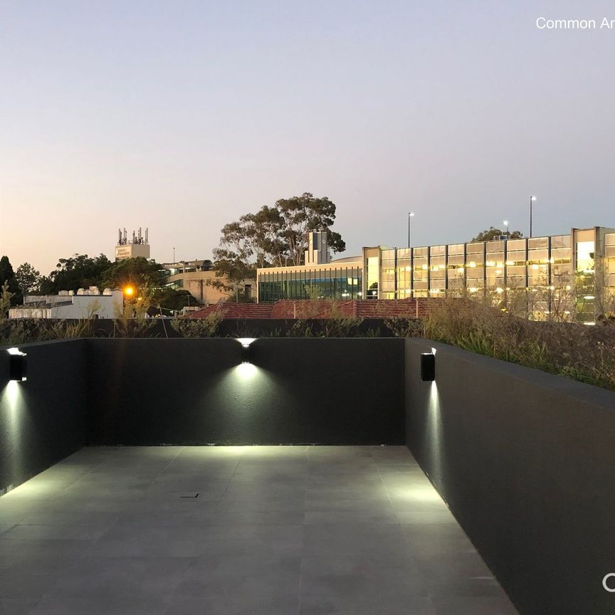 Spacious Apartment in Prime Kogarah Location - Photo 1