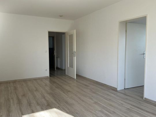 3 Zimmer Wohnung mit Balkon und Top Aussicht - Photo 1