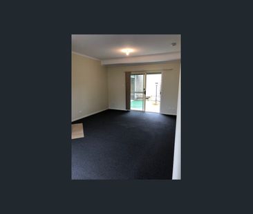 SEA VIEWS - GREAT LOCATION - Photo 3