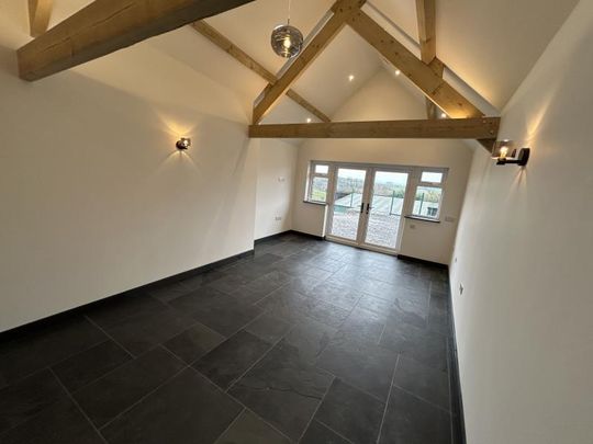 1 bedroom barn conversion to rent - Photo 1