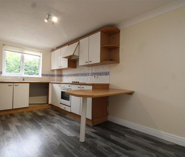 2 bedroom apartment to rent - Photo 4