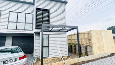 Near new family home located in Torbay - Photo 5