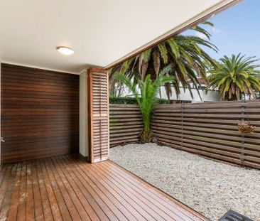 Spacious Four-Level Townhouse Offering Comfort, Style & Convenience - Photo 5