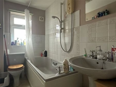 Redding Close, - Photo 5